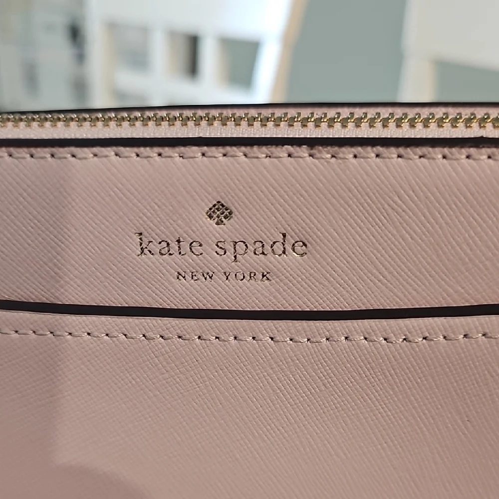 Kate Spade Pink Crossbody Bag with Sleek Design - Picture 2 of 3